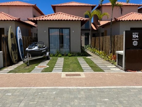 Toriba Norte — Condomínio B, casa 10: fachada da rua